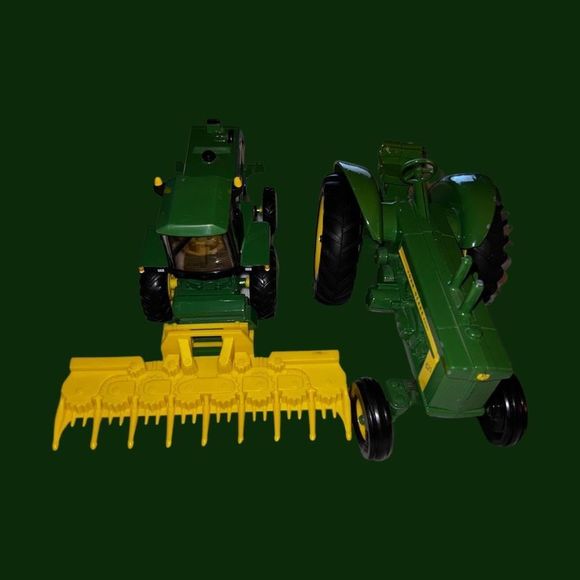 1993 ERTL John Deere 820 Diesel Tractor, Self Propelled Forage Harvester DieCast - Picture 1 of 8